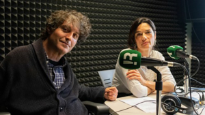 Antonio Centeno y Clara Serra en el estudio de radio